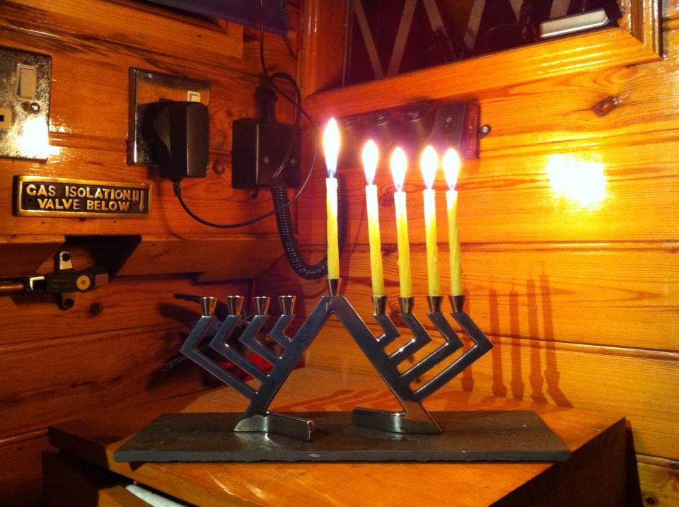 Menorah 4